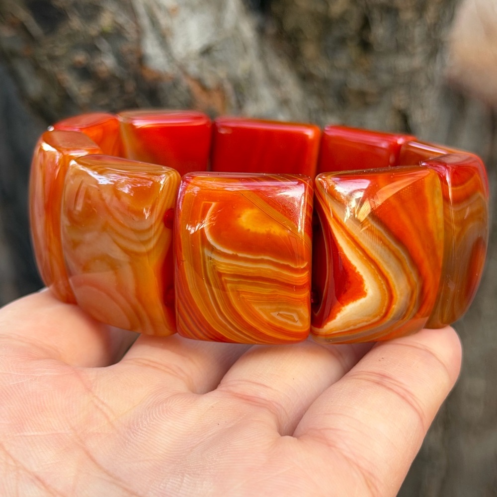 Stretchable chunky South Red agate soft bangle 0873